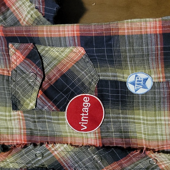 Button up - Picture 2 of 5